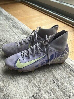 Nike Mercurial Superfly Soccer Cleats - size 7M/8.5W